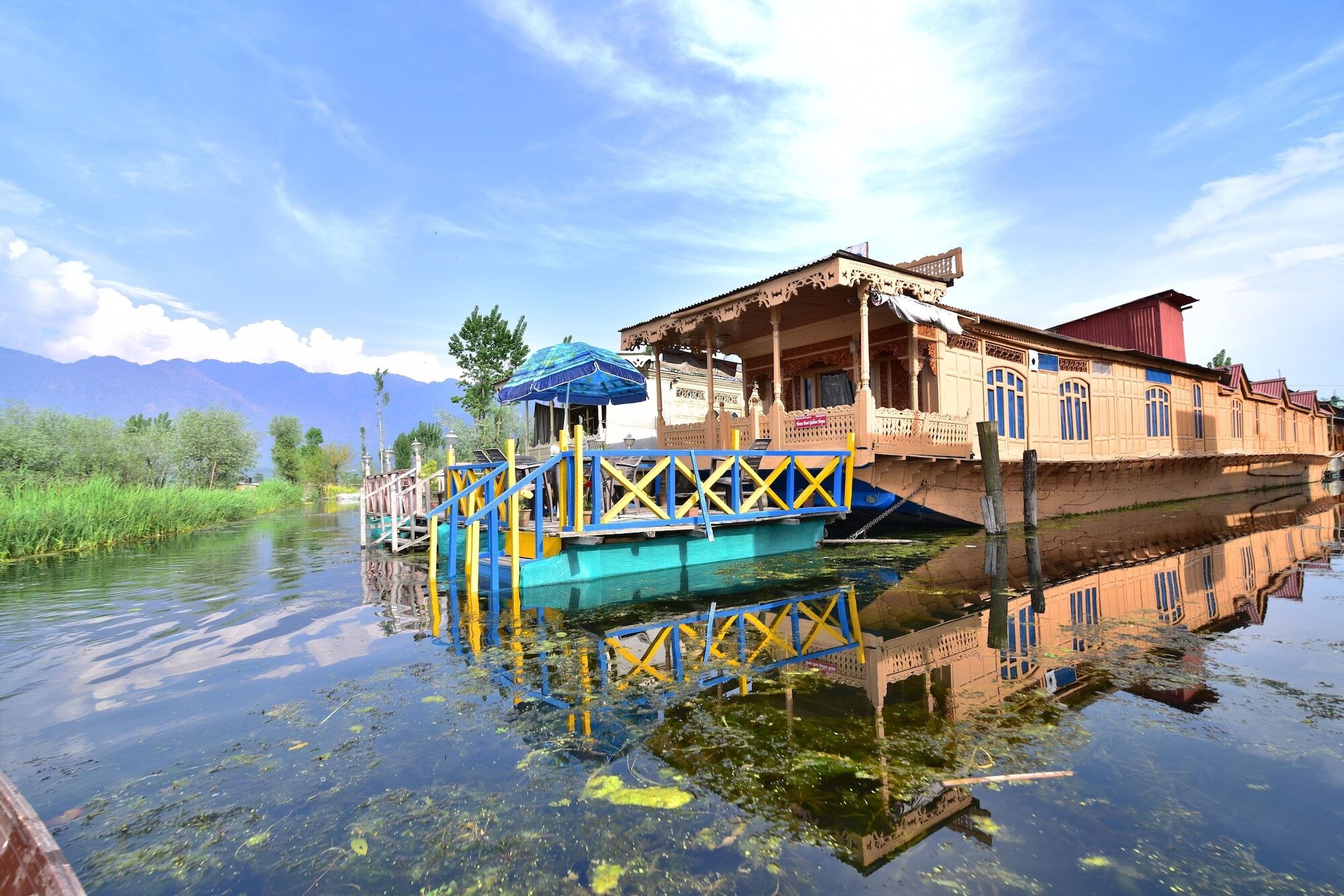 Отель Golden Hopes Group Of Houseboats Сринагар Экстерьер фото